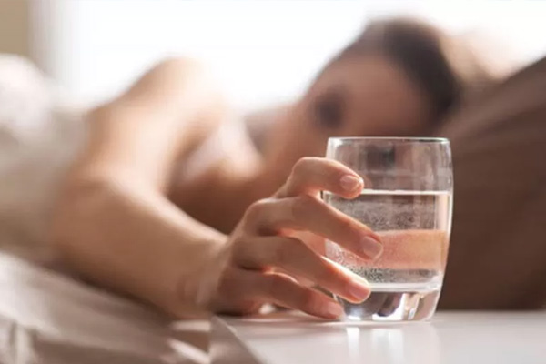 Tomar agua en ayunas